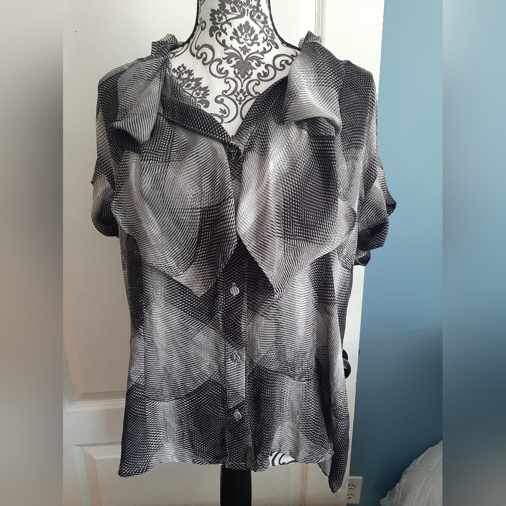 Worthington women's short sleeved button down blouse size XL